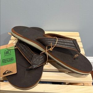 Quicksilver Carver Nubuck Brown Leather Flip Flops size 6 (39)